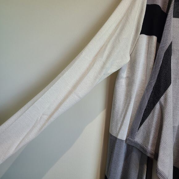 Torrid Cardigan Size 0 Large Long Sleeve Drape Sweater Coat Striped Open Front - Picture 5 of 12